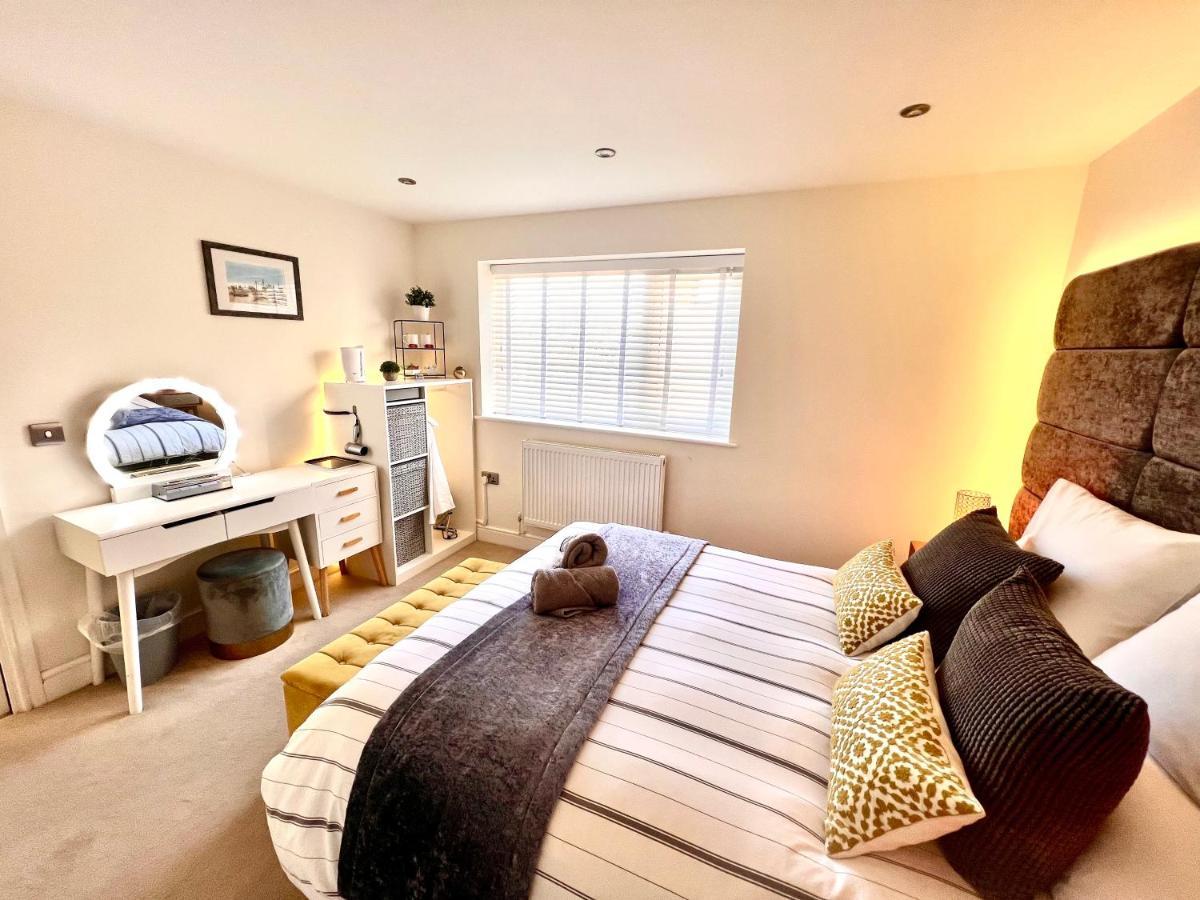 The Duplex With Deck & Living Space Air Conditioning
