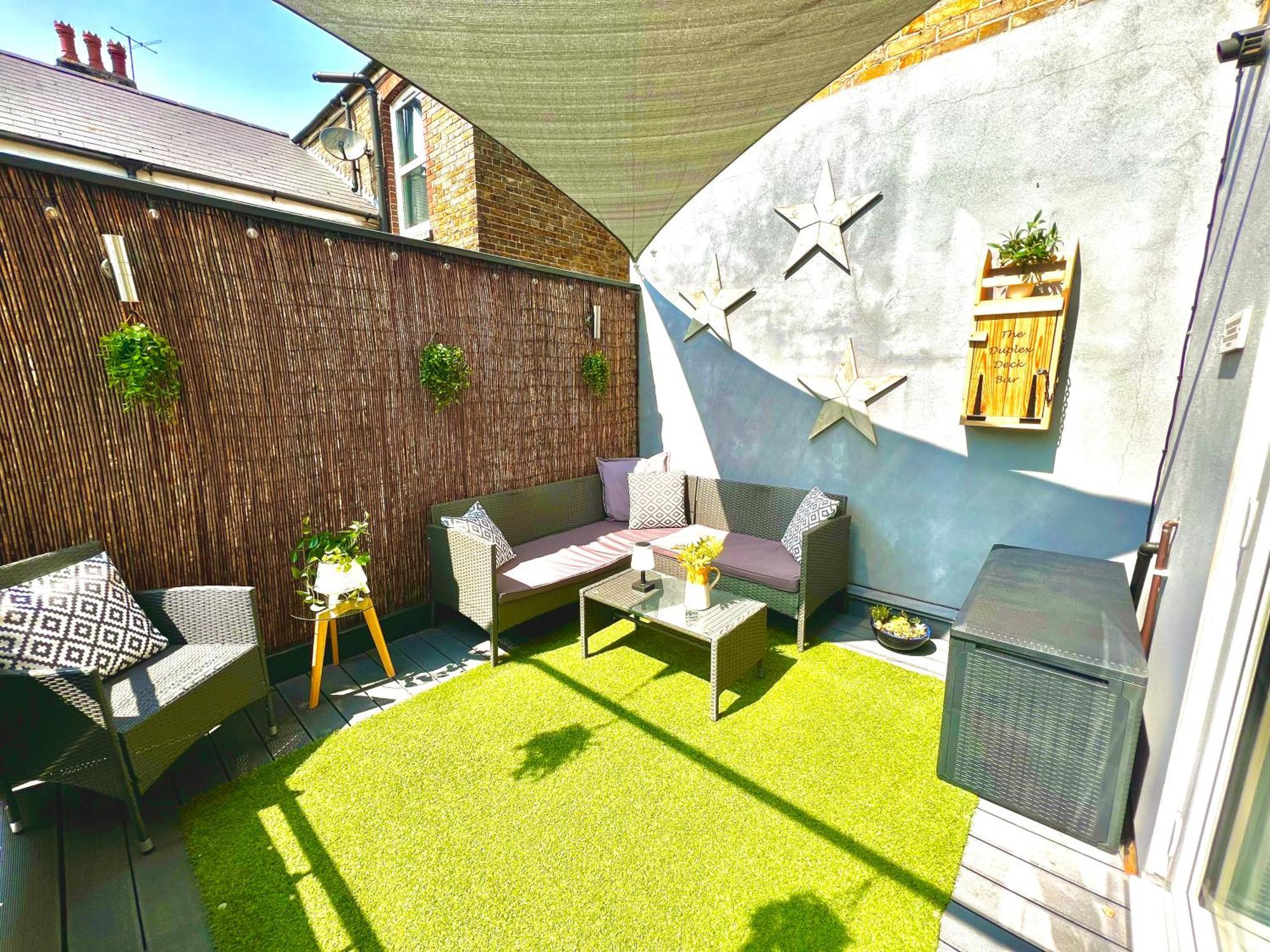 Apartment The Duplex With Deck & Living Space Air Conditioning *