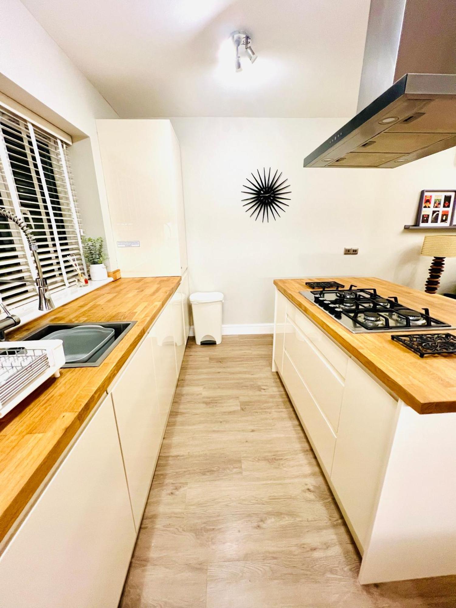 The Duplex With Deck & Living Space Air Conditioning * Margate